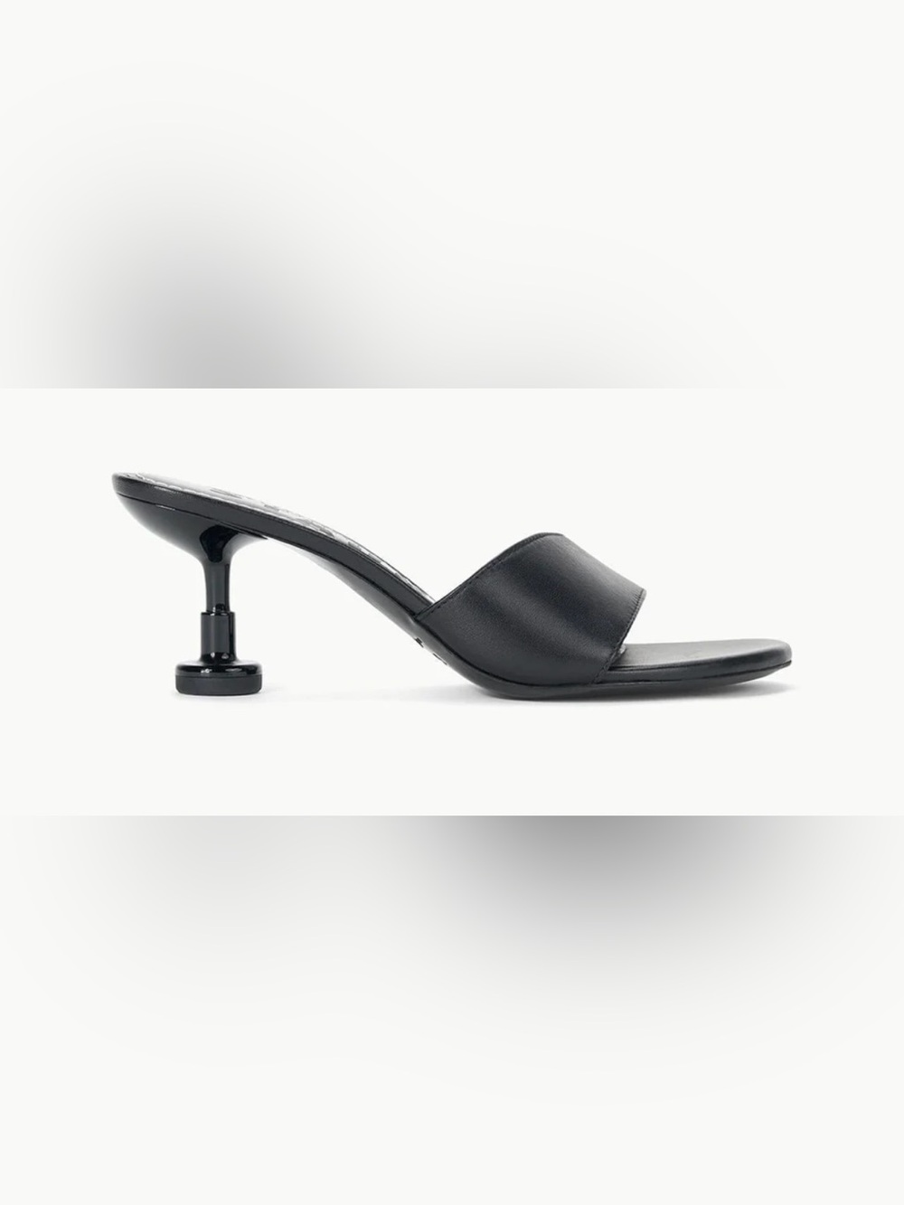 STAUD GARDENER KITTEN HEEL
BLACK